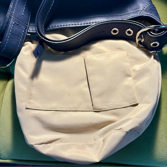 COACH : Good used condition- shoulder bag navy blue and white. - Picture 10 of 13